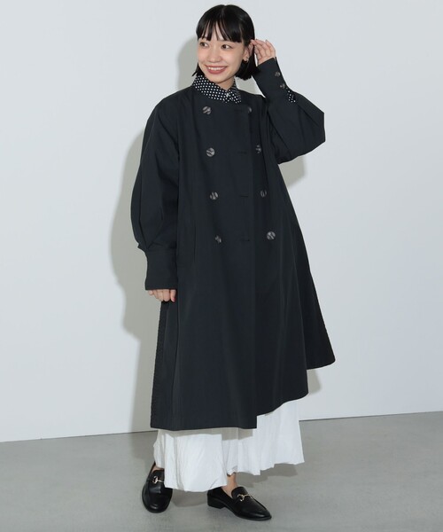 BEAMS HEART（ビームスハート）の「後ろ切替 ノーカラー ロングコート（トレンチコート・レディース・ブラック/ベージュ/オリーブ・MEDIUM/SMALL）」の2枚目の写真