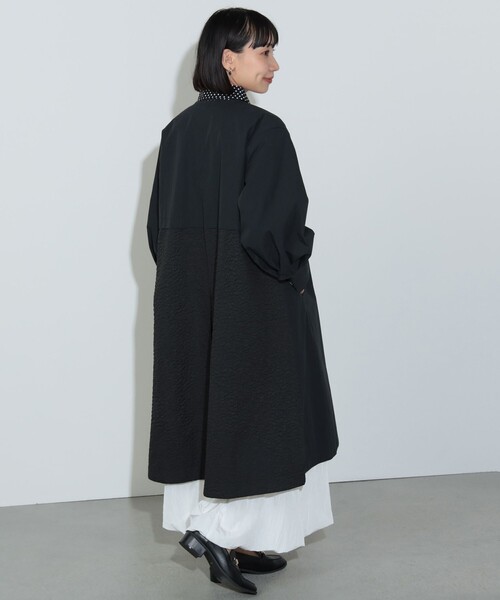 BEAMS HEART（ビームスハート）の「後ろ切替 ノーカラー ロングコート（トレンチコート・レディース・ブラック/ベージュ/オリーブ・MEDIUM/SMALL）」の17枚目の写真