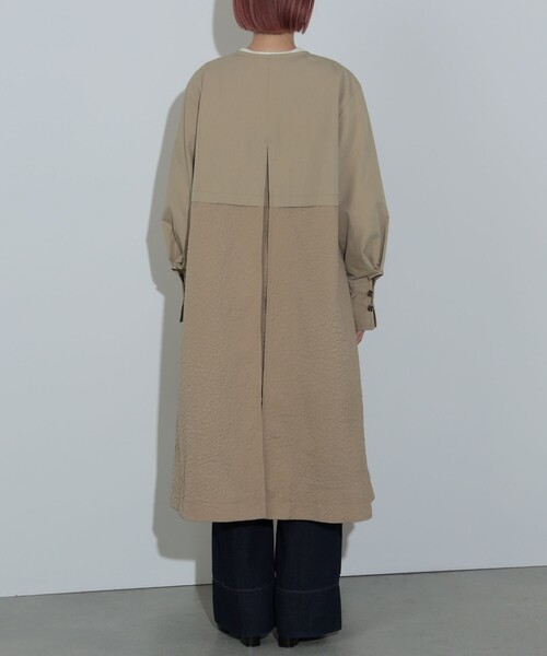 BEAMS HEART（ビームスハート）の「後ろ切替 ノーカラー ロングコート（トレンチコート・レディース・ブラック/ベージュ/オリーブ・MEDIUM/SMALL）」の13枚目の写真