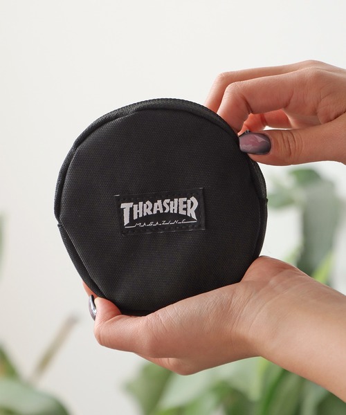 THRASHER（スラッシャー）の「THRASHER/スラッシャー Circle Multi Case マルチケース カラビナ付 2026新作 再入荷（ポーチ・メンズ・ブラック系1/ブラック系2/レオパード・FREE）」の2枚目の写真