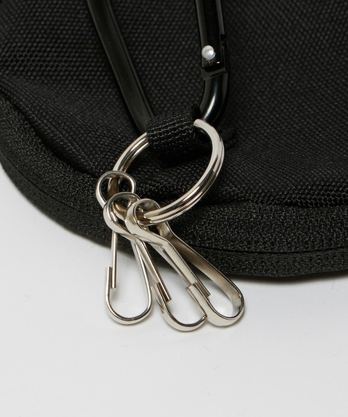 THRASHER（スラッシャー）の「THRASHER/スラッシャー Circle Multi Case マルチケース カラビナ付 2026新作 再入荷（ポーチ・メンズ・ブラック系1/ブラック系2/レオパード・FREE）」の5枚目の写真