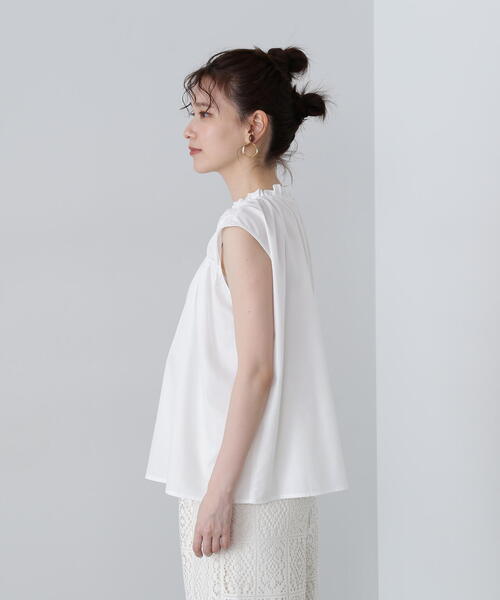 N.（N. Natural Beauty Basic）（エヌエヌナチュラルビューティーベーシック）の「◆シャーリングノースリブラウス（シャツ/ブラウス・レディース・ホワイト/ブルー/グレー・MEDIUM）」の7枚目の写真