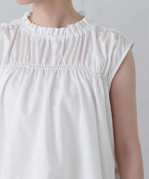 N.（N. Natural Beauty Basic）（エヌエヌナチュラルビューティーベーシック）の「◆シャーリングノースリブラウス（シャツ/ブラウス・レディース・ホワイト/ブルー/グレー・MEDIUM）」の9枚目の写真