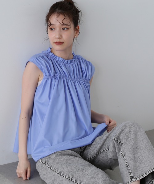 N.（N. Natural Beauty Basic）（エヌエヌナチュラルビューティーベーシック）の「◆シャーリングノースリブラウス（シャツ/ブラウス・レディース・ホワイト/ブルー/グレー・MEDIUM）」の3枚目の写真