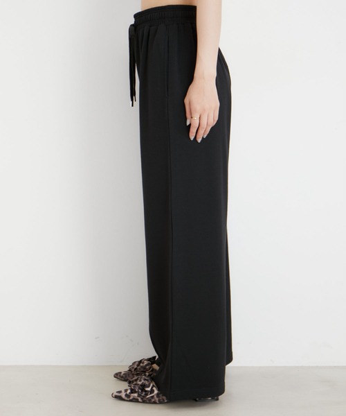 VIS（ビス）の「【セットアップ対応】裏毛スウェットリラックスパンツ【洗える】（その他パンツ・レディース・ブラック/キナリ/ライトグレー・FREE）」の13枚目の写真
