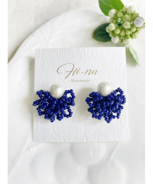 tone（トーン）の「【Hi-na】【Beads Works】ボリュームビーズ×コットンパール　ピアス(MA)（ピアス（両耳用）・レディース・ネイビー/グレー/ベージュ・FREE）」の3枚目の写真