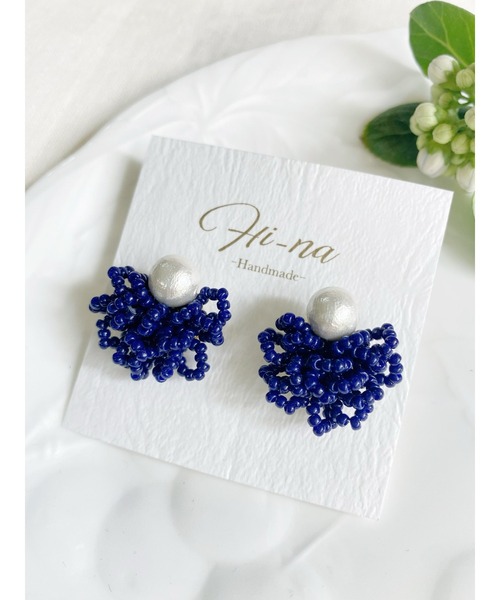 tone（トーン）の「【Hi-na】【Beads Works】ボリュームビーズ×コットンパール　ピアス(MA)（ピアス（両耳用）・レディース・ネイビー/グレー/ベージュ・FREE）」の8枚目の写真