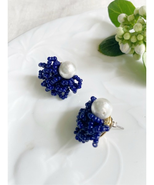 tone（トーン）の「【Hi-na】【Beads Works】ボリュームビーズ×コットンパール　ピアス(MA)（ピアス（両耳用）・レディース・ネイビー/グレー/ベージュ・FREE）」の10枚目の写真