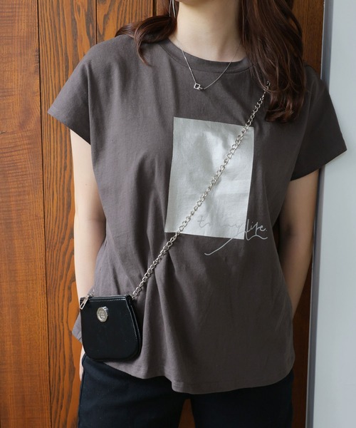 Doula Doula（ドゥーラドゥーラ）の「シルバー箔プリントフレンチスリーブTシャツ（Tシャツ/カットソー・レディース・ホワイト/チャコール・FREE）」の7枚目の写真