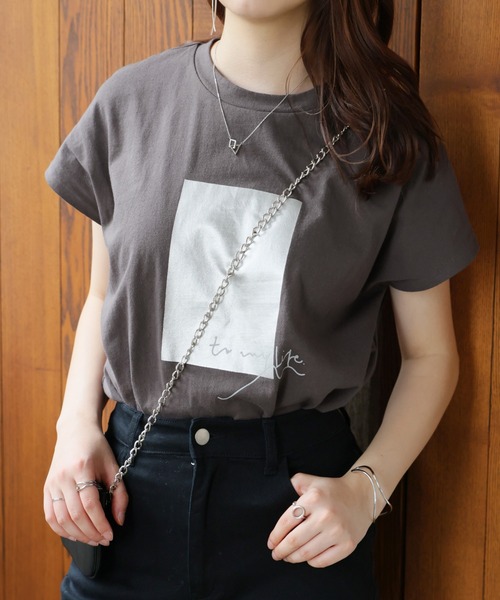 Doula Doula（ドゥーラドゥーラ）の「シルバー箔プリントフレンチスリーブTシャツ（Tシャツ/カットソー・レディース・ホワイト/チャコール・FREE）」の6枚目の写真