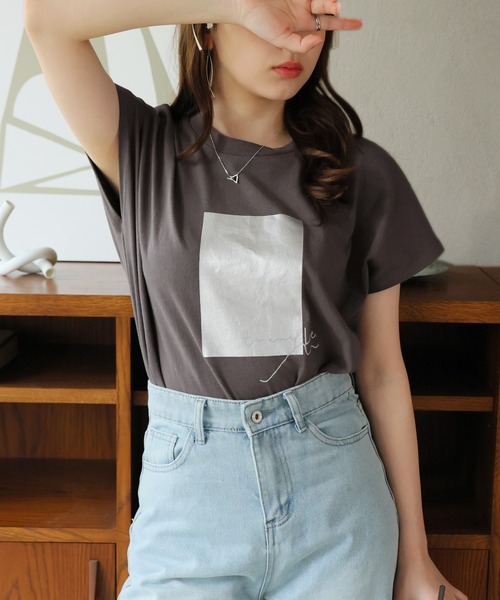 Doula Doula（ドゥーラドゥーラ）の「シルバー箔プリントフレンチスリーブTシャツ（Tシャツ/カットソー・レディース・ホワイト/チャコール・FREE）」の4枚目の写真