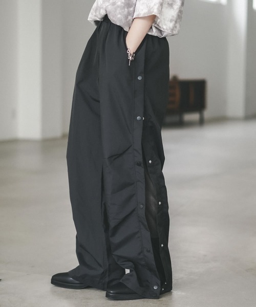Shoowtime(ショウタイム)の「サイドメッシュナイロンプルオンパンツ(その他パンツ・メンズ・ブラック/カーキ・MEDIUM/LARGE/XX-LARGE/X-LARGE)」の2枚目の写真
