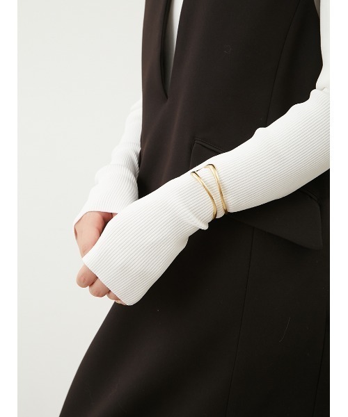 Mila Owen（ミラオーウェン）の「ラインカーブバングル（バングル/リストバンド・レディース・ゴールド/シルバー・FREE）」の11枚目の写真