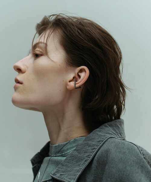 and cloud(アンドクラウド)の「Triangle Earcuff(イヤーカフ・レディース・シルバー/ブラック/イエローゴールド・FREE)」の11枚目の写真