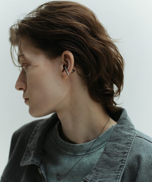 and cloud(アンドクラウド)の「Triangle Earcuff(イヤーカフ・レディース・シルバー/ブラック/イエローゴールド・FREE)」の10枚目の写真