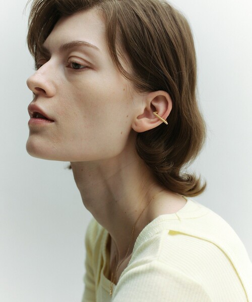 and cloud(アンドクラウド)の「Triangle Earcuff(イヤーカフ・レディース・シルバー/ブラック/イエローゴールド・FREE)」の8枚目の写真