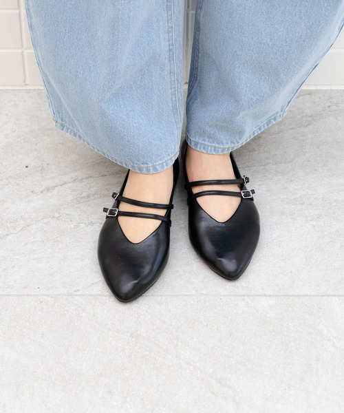 LAKOLE(ラコレ)の「【卒入式/オケージョンにも】ギャザーダブルストラップパンプス / 135005(パンプス・レディース・ブラック/オフホワイト/シルバー・SMALL/MEDIUM/LARGE)」の2枚目の写真