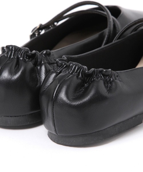 LAKOLE(ラコレ)の「【卒入式/オケージョンにも】ギャザーダブルストラップパンプス / 135005(パンプス・レディース・ブラック/オフホワイト/シルバー・SMALL/MEDIUM/LARGE)」の14枚目の写真