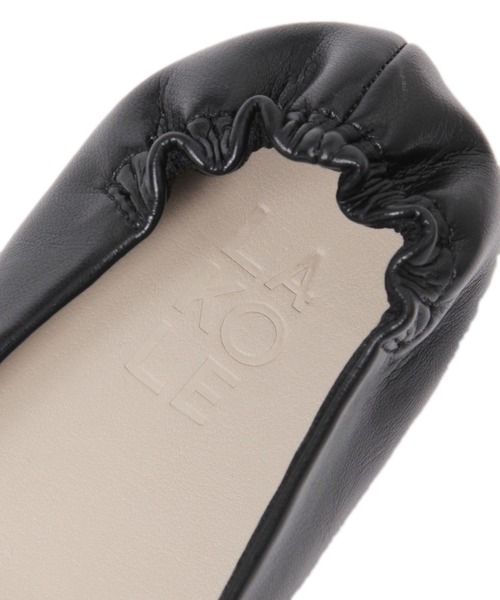 LAKOLE(ラコレ)の「【卒入式/オケージョンにも】ギャザーダブルストラップパンプス / 135005(パンプス・レディース・ブラック/オフホワイト/シルバー・SMALL/MEDIUM/LARGE)」の15枚目の写真