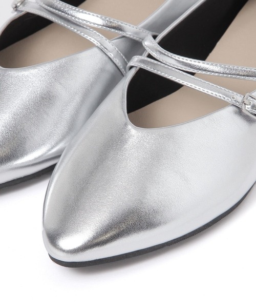 LAKOLE(ラコレ)の「【卒入式/オケージョンにも】ギャザーダブルストラップパンプス / 135005(パンプス・レディース・ブラック/オフホワイト/シルバー・SMALL/MEDIUM/LARGE)」の17枚目の写真