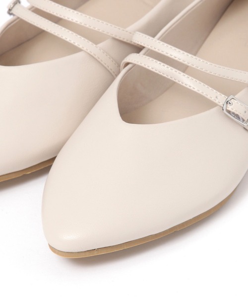 LAKOLE(ラコレ)の「【卒入式/オケージョンにも】ギャザーダブルストラップパンプス / 135005(パンプス・レディース・ブラック/オフホワイト/シルバー・SMALL/MEDIUM/LARGE)」の16枚目の写真