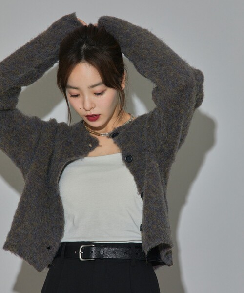 PUBLUX（パブリュクス）の「PUBLUX/パブリュクス モヘア タッチ クルーネックカーディガン　限定展開（カーディガン/ボレロ・レディース・ピンク/ブラウン/ナチュラル/イエロー・ﾌﾘ-）」の2枚目の写真