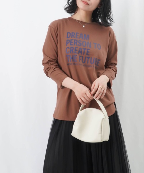 LUCA/LADY LUCK LUCA(ルカ/レディラックルカ)の「LC/LLL バイオ天竺ロゴロンT / ラウンドヘムロゴプリントTee(Tシャツ/カットソー・レディース・ブラウン/チャコールグレー/オフホワイト・FREE)」の1枚目の写真