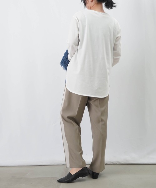 LUCA/LADY LUCK LUCA(ルカ/レディラックルカ)の「LC/LLL バイオ天竺ロゴロンT / ラウンドヘムロゴプリントTee(Tシャツ/カットソー・レディース・ブラウン/チャコールグレー/オフホワイト・FREE)」の6枚目の写真