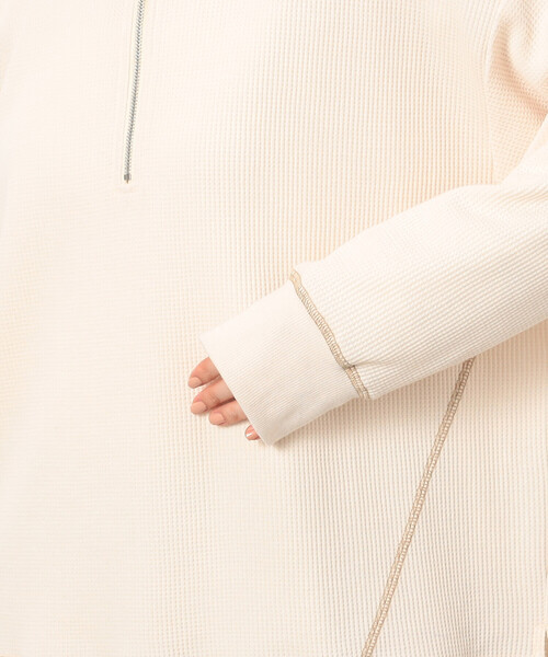 ONIGIRI（オニギリ）の「ワッフル　ハーフジップ　プルオーバー（Tシャツ/カットソー・レディース・アイボリー/チャコール/マスタード・FREE）」の11枚目の写真