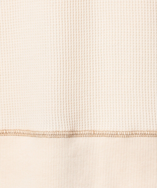 ONIGIRI（オニギリ）の「ワッフル　ハーフジップ　プルオーバー（Tシャツ/カットソー・レディース・アイボリー/チャコール/マスタード・FREE）」の4枚目の写真