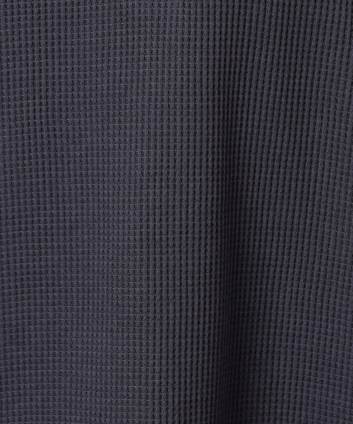 ONIGIRI（オニギリ）の「ワッフル　ハーフジップ　プルオーバー（Tシャツ/カットソー・レディース・アイボリー/チャコール/マスタード・FREE）」の5枚目の写真