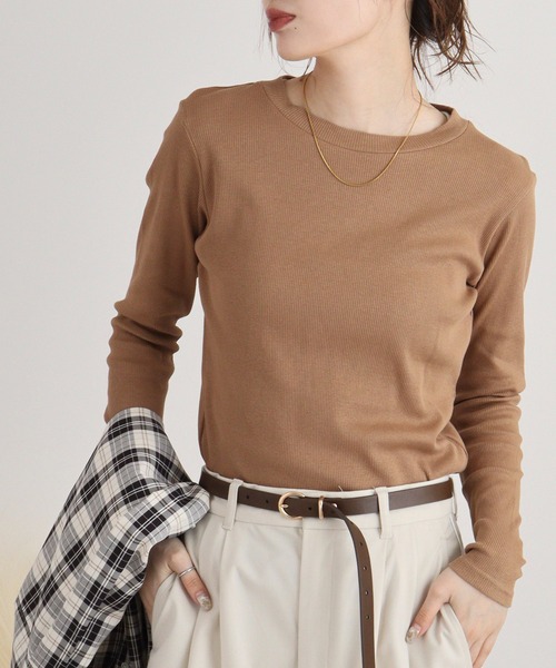 atONE(アットワン)の「リブクルーネック長袖Tシャツ(Tシャツ/カットソー・レディース・ベージュ/オフホワイト/ブラック・M/L/LL/3L/4L)」の4枚目の写真