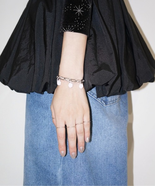 musubore（ムスボレ）の「colored rose charm bracelet / ローズチャームブレスレッド（ブレスレット・レディース・ピンク/ホワイト・FREE）」の21枚目の写真