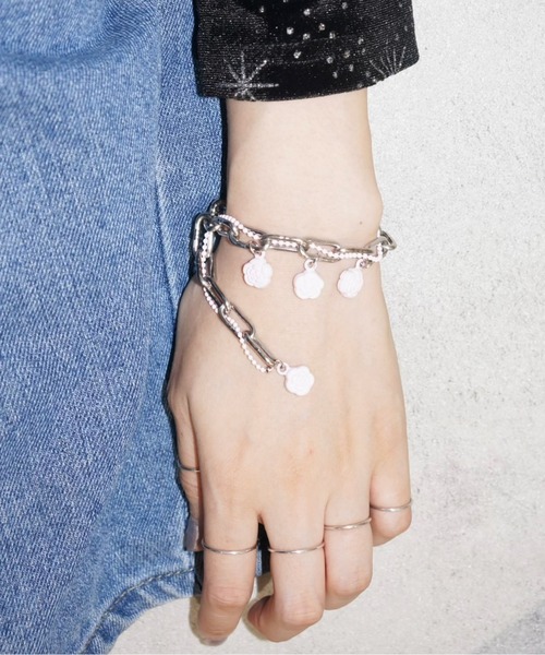 musubore（ムスボレ）の「colored rose charm bracelet / ローズチャームブレスレッド（ブレスレット・レディース・ピンク/ホワイト・FREE）」の15枚目の写真