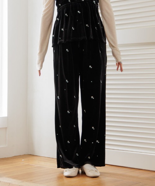 flower(フラワー)の「ベロアエンブロイダリーパンツ(その他パンツ・レディース・ブラック/ベージュ・FREE)」の18枚目の写真