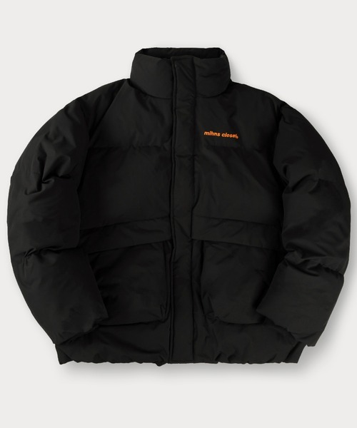 mihns closet(ミンズクローゼット)の「【0】【mihns closet/ミンズクローゼット】ワンポイントロゴ ビッグポケット ボリューム ファイバー ダウンジャケット(ダウンジャケット/コート・レディース・ブラック/セージグリーン/オフホワイト/ネイビー・M/L/XL)」の2枚目の写真
