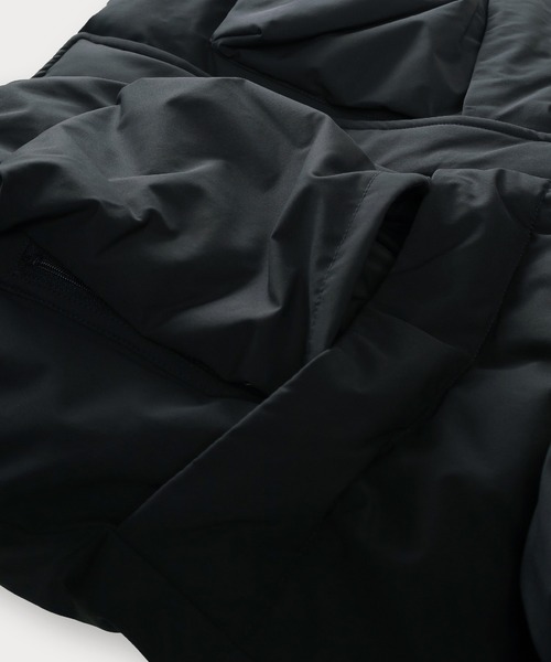 mihns closet(ミンズクローゼット)の「【0】【mihns closet/ミンズクローゼット】ワンポイントロゴ ビッグポケット ボリューム ファイバー ダウンジャケット(ダウンジャケット/コート・レディース・ブラック/セージグリーン/オフホワイト/ネイビー・M/L/XL)」の9枚目の写真