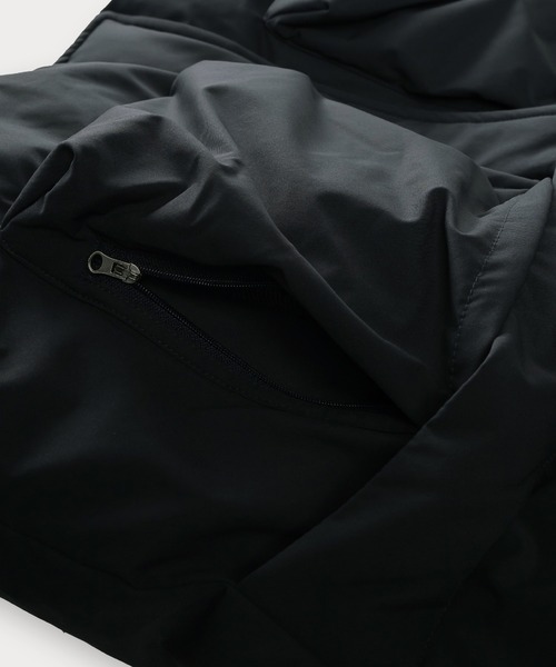 mihns closet(ミンズクローゼット)の「【0】【mihns closet/ミンズクローゼット】ワンポイントロゴ ビッグポケット ボリューム ファイバー ダウンジャケット(ダウンジャケット/コート・レディース・ブラック/セージグリーン/オフホワイト/ネイビー・M/L/XL)」の10枚目の写真