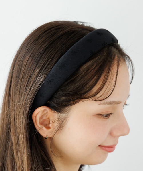 flower（フラワー）の「リボンパターンヘアバンド（カチューシャ・レディース・ブラック/グレー・FREE）」の5枚目の写真