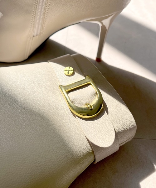 Julia Boutique（ジュリアブティック）の「【22-24.5cm】 モチーフ付き ポインテッドトゥ ショートブーツ（ブーツ・レディース・ブラック/アイボリー・36/35/40/39/38/37）」の8枚目の写真