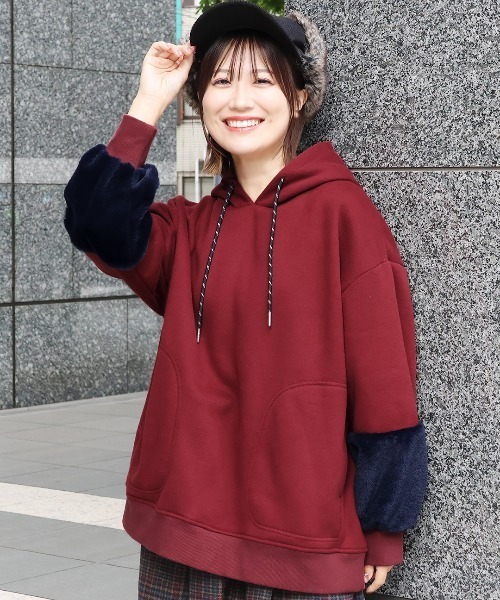 チチカカ（チチカカ）の「袖ファースウェットフーディー（パーカー・レディース・チャコールグレー/ボルドー/ホワイト・FREE）」の3枚目の写真