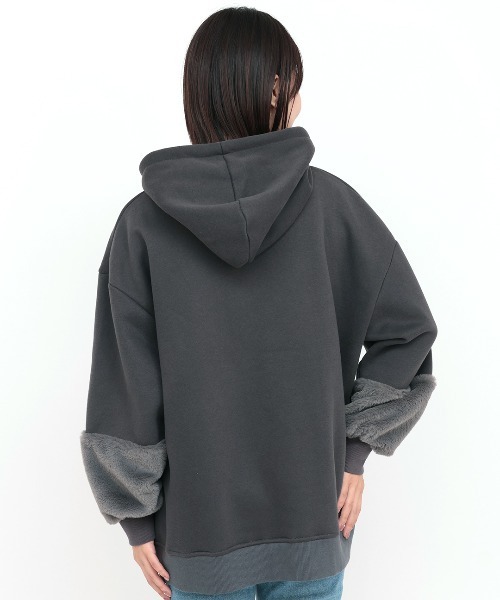 チチカカ（チチカカ）の「袖ファースウェットフーディー（パーカー・レディース・チャコールグレー/ボルドー/ホワイト・FREE）」の11枚目の写真