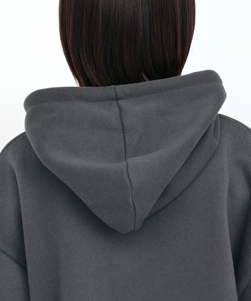 チチカカ（チチカカ）の「袖ファースウェットフーディー（パーカー・レディース・チャコールグレー/ボルドー/ホワイト・FREE）」の12枚目の写真