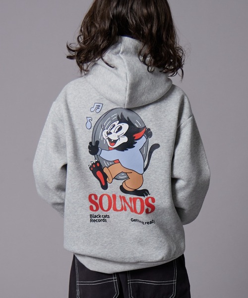 PAIRMANON STREET（ペアマノンストリート）の「【PAIRMANON STREET】裏起毛 マルチ グラフィック プリント パーカー（パーカー・キッズ・テラコッタ/レッド系その他/ベージュ系その他/ベージュ系その他2/グレー系その他2/グレー系その他3/ブルー系その他/グレー系その他/ブラック系その他2/ブラック系その他/ブラック系その他3/イエロー系その他・100/110/120/150/90/130/140/160）」の6枚目の写真