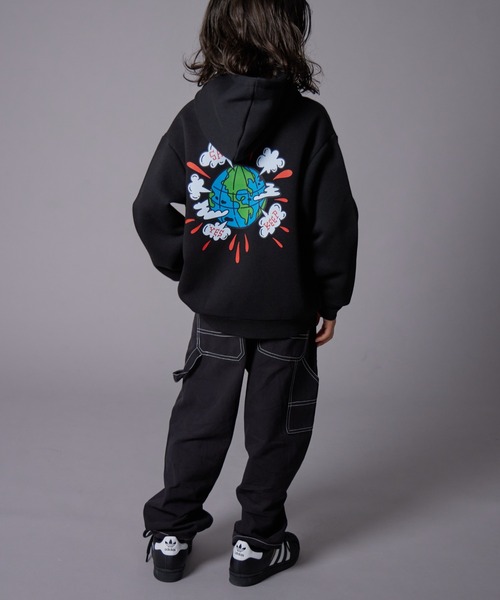 PAIRMANON STREET（ペアマノンストリート）の「【PAIRMANON STREET】裏起毛 マルチ グラフィック プリント パーカー（パーカー・キッズ・テラコッタ/レッド系その他/ベージュ系その他/ベージュ系その他2/グレー系その他2/グレー系その他3/ブルー系その他/グレー系その他/ブラック系その他2/ブラック系その他/ブラック系その他3/イエロー系その他・100/110/120/150/90/130/140/160）」の20枚目の写真