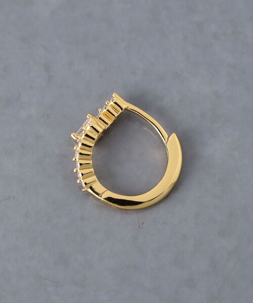 UNITED ARROWS(ユナイテッドアローズ)の「ミニ パヴェ フープピアス(ピアス(両耳用)・レディース・ゴールド/シルバー・FREE)」の3枚目の写真