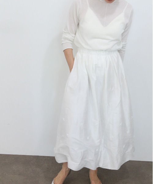 Marilyn Moon（マリリンムーン）の「【SOI-MeME】ビーズモチーフタフタアシンメトリーバルーンスカート（スカート・レディース・ホワイト/チャコールグレー・FREE）」の13枚目の写真