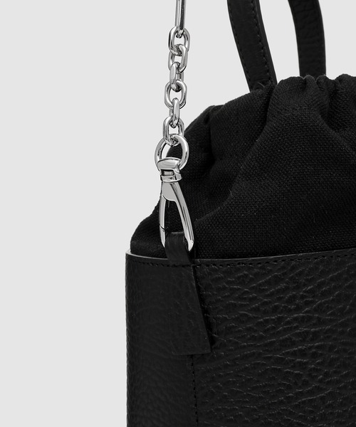 Maison Margiela（メゾンマルジェラ）の「BORSA TRACOLLA（ショルダーバッグ・レディース・ブラック/その他・FREE/UNI）」の7枚目の写真