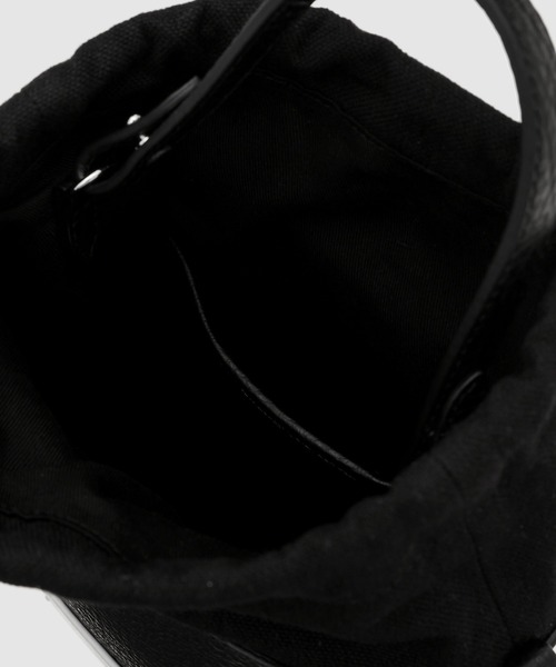 Maison Margiela（メゾンマルジェラ）の「BORSA TRACOLLA（ショルダーバッグ・レディース・ブラック/その他・FREE/UNI）」の11枚目の写真