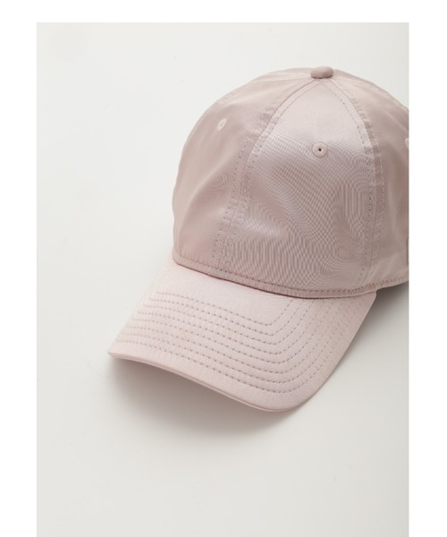 『最終価格』emmi×NEW ERAピンク サテン ベースボールキャップ emmi|NEW ERA】9TWENTYサテンキャップ（キャップ）｜emmi（エミ